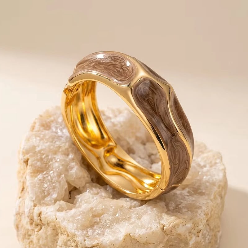 The Golden Halo Bangel