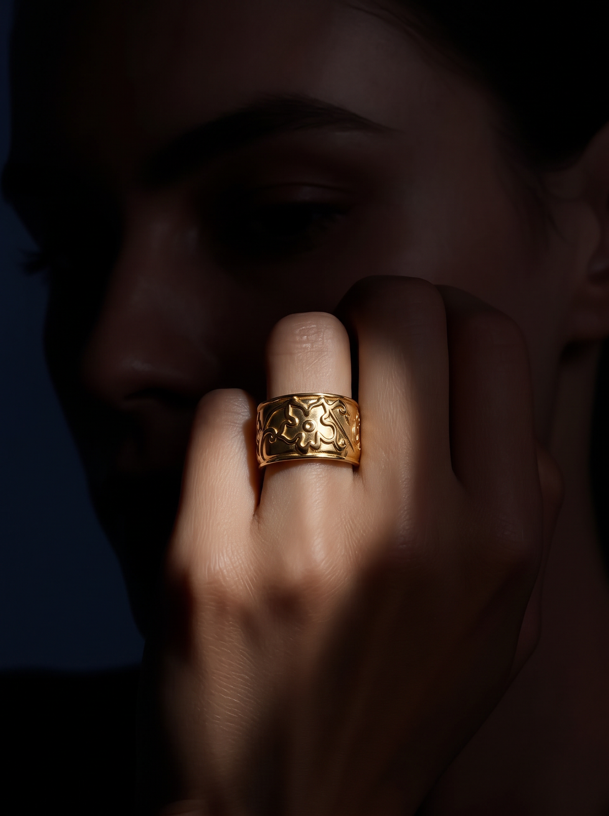 The Sculpture – 18K Gold Ornate ring